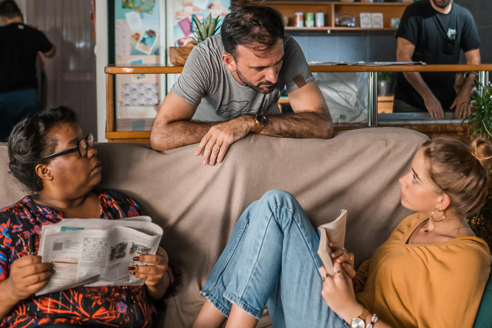 L’équipe Over The Moon Productions sur un tournage